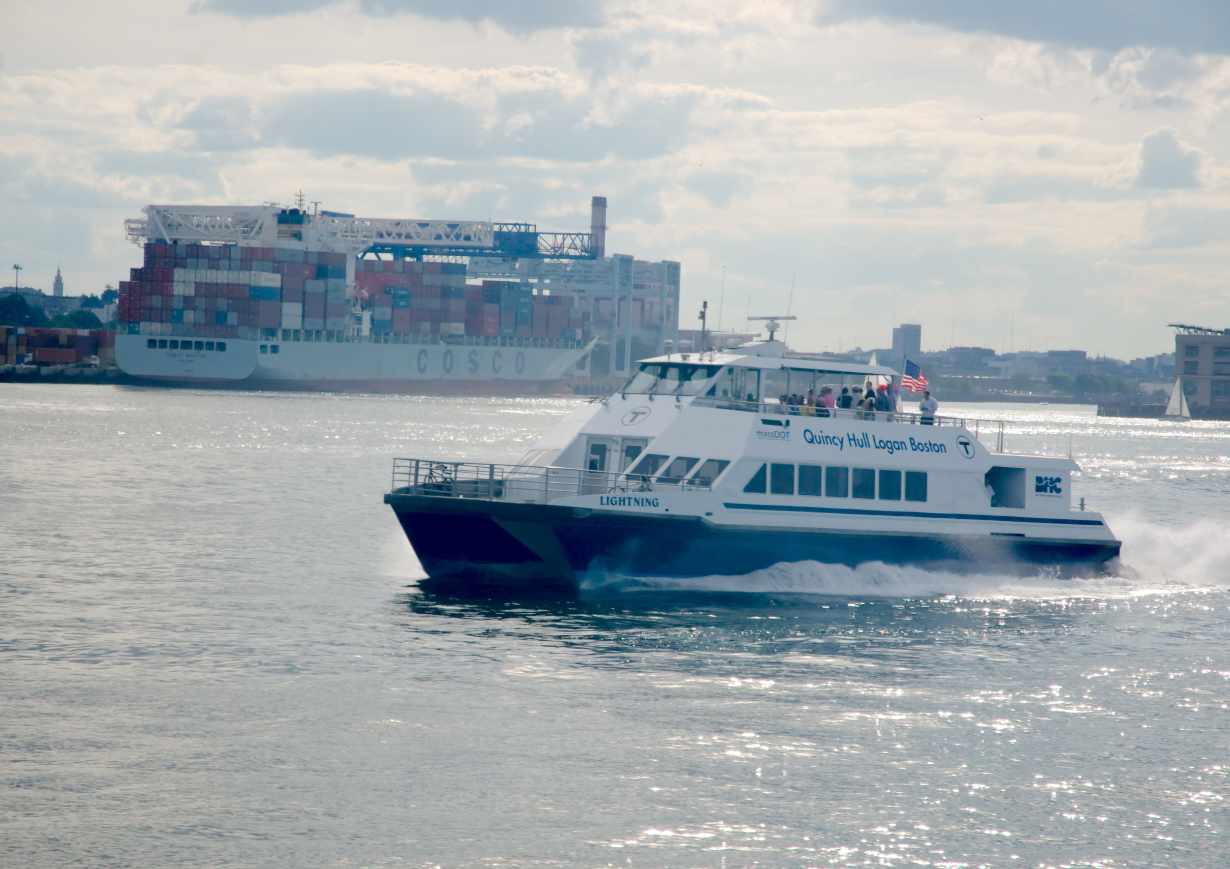 Lightning_(MBTA_Ferry).jpg